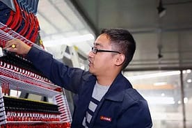 El líder del equipo eléctrico de Dafang, Xiao Yanqing582 346