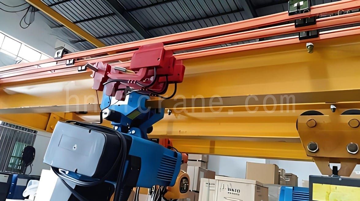 Single pole conductor rails is used for hoist power supply