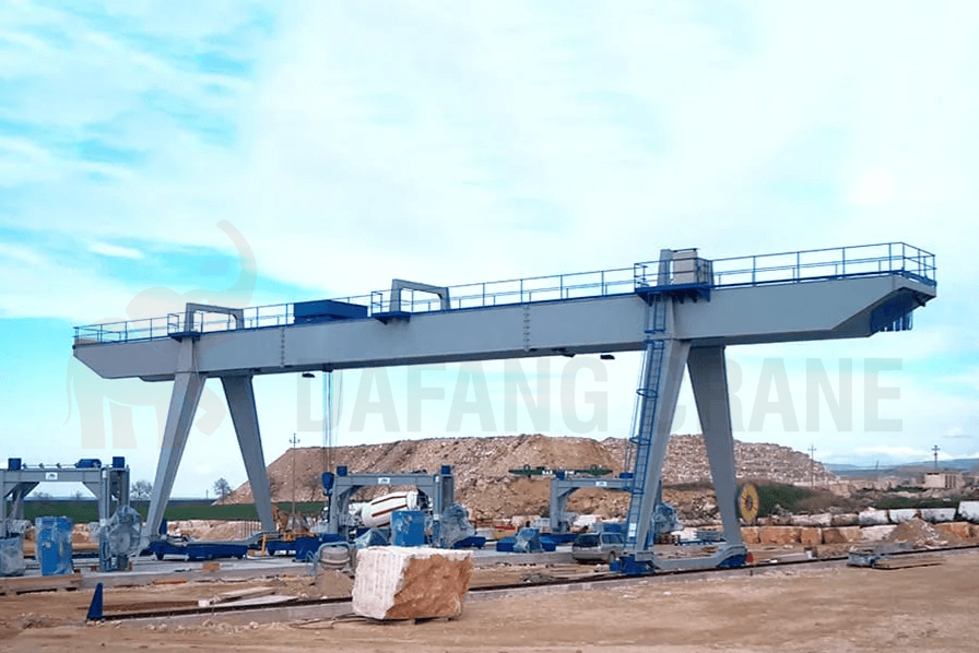 Cantilever gantry crane applied to Stone Yard