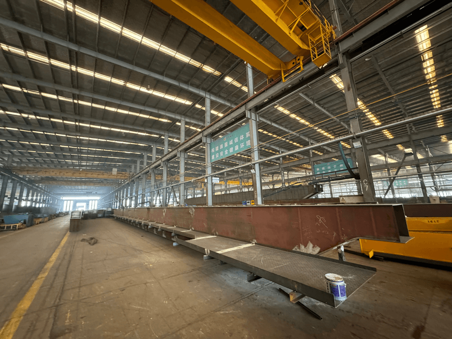 Main girder in production