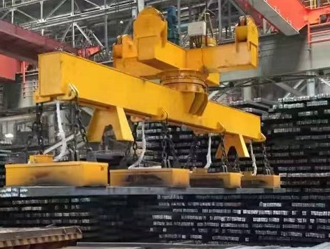 electromagnetic spreader for lifting square steel